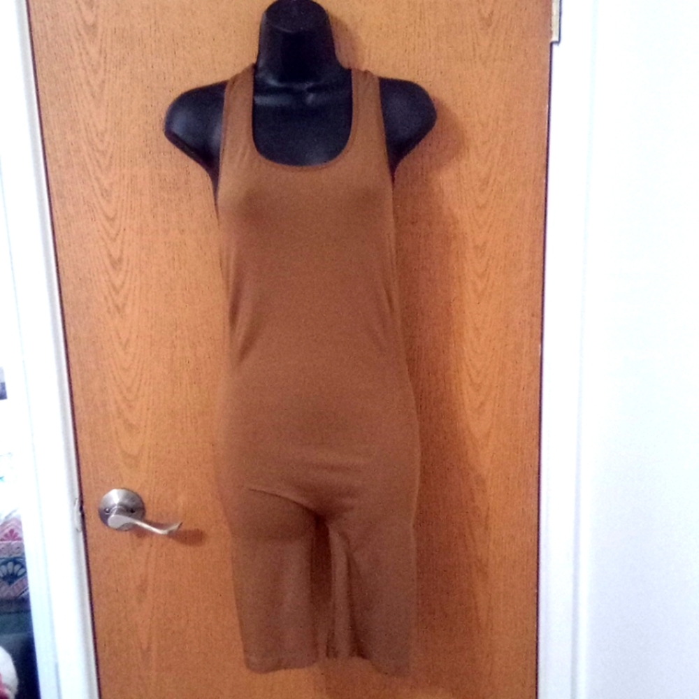 Fit in spandex one piece short jumpsuit‎ in brown S/M